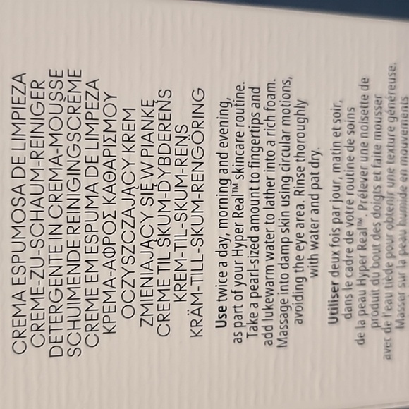 MAC Hyper Real Fresh Canvas Cream to Foam Cleanser 4.2 fl oz  NEW IN BOX - Picture 6 of 8